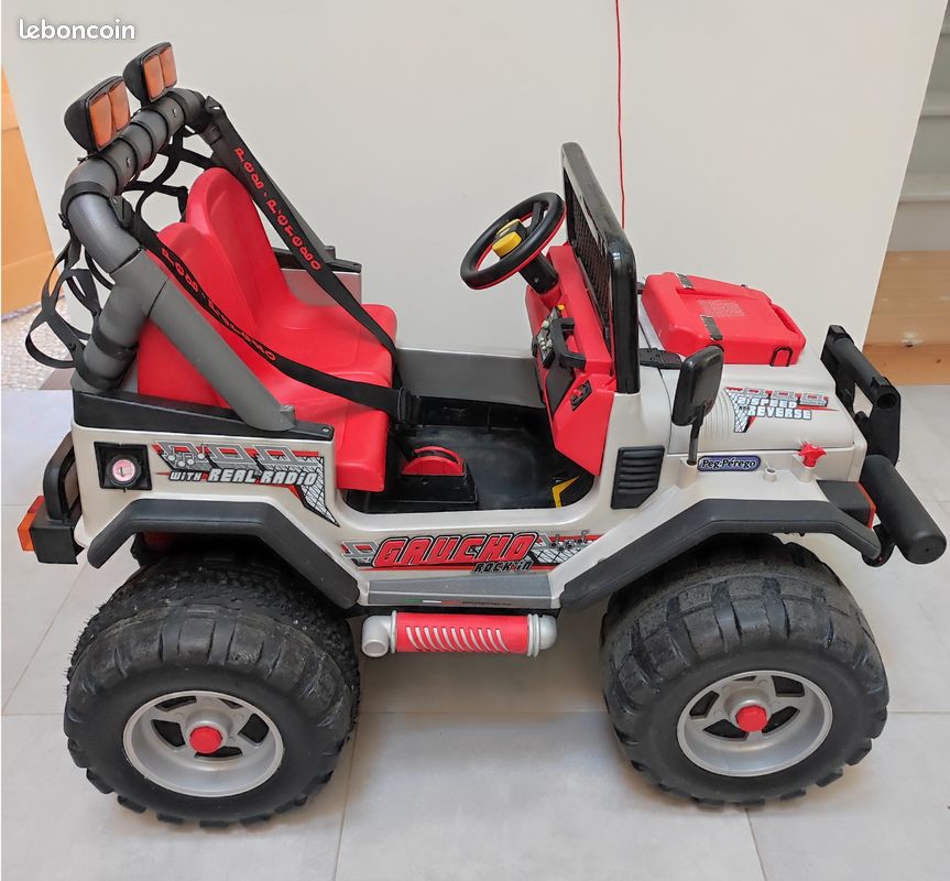 Carrinho Eletrico Infantil Peg Perego Gaucho XP 4x4 24V Preto - Maçã