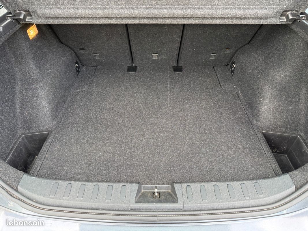 Bmw x1 1.8l d 145ch lounge sdrive bva * entretien complet bmw * gps * radars de recul (image 16)