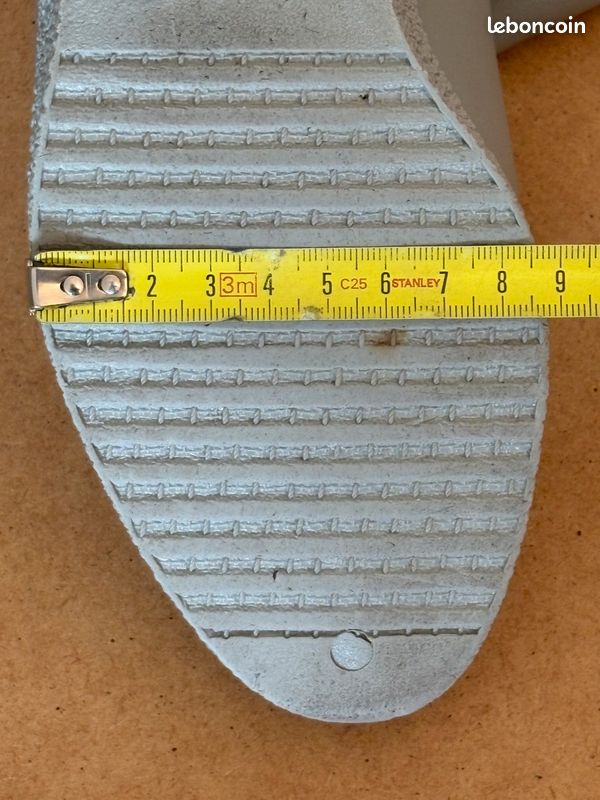 10 Bottes d'hiver fourrées femme - P.38 - Italie (image 9)
