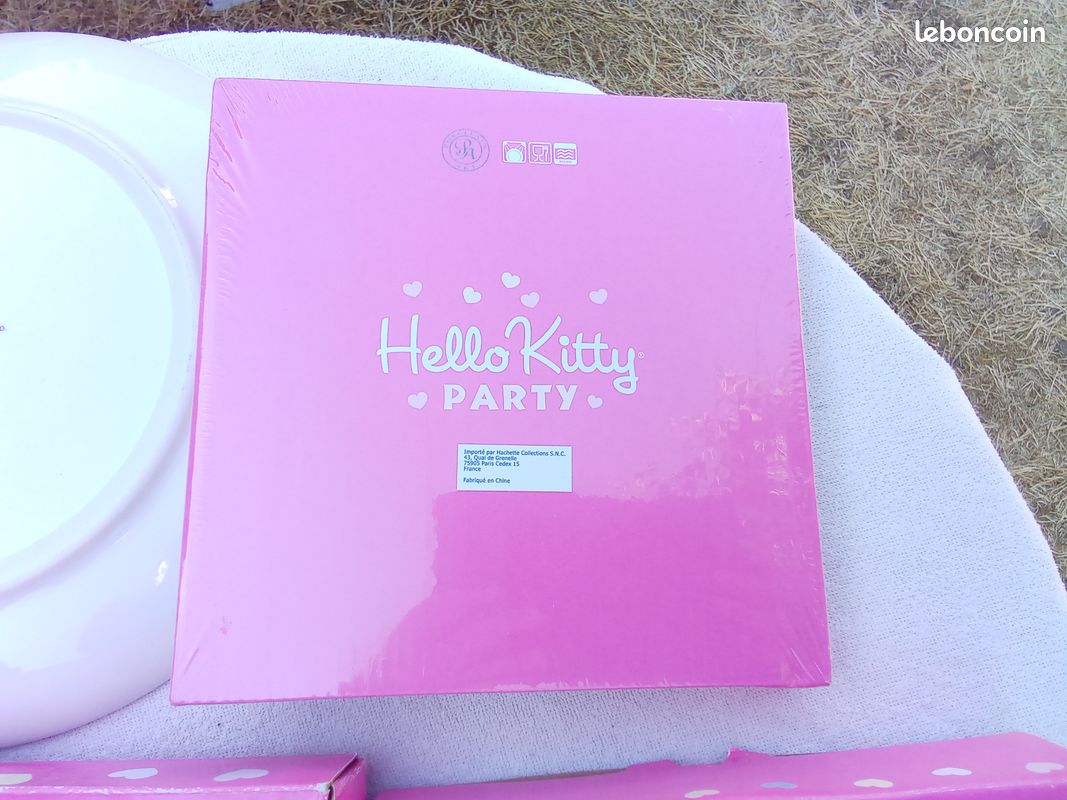 Lot de vaisselle Hello Kitty Party neuf vintage (image 12)