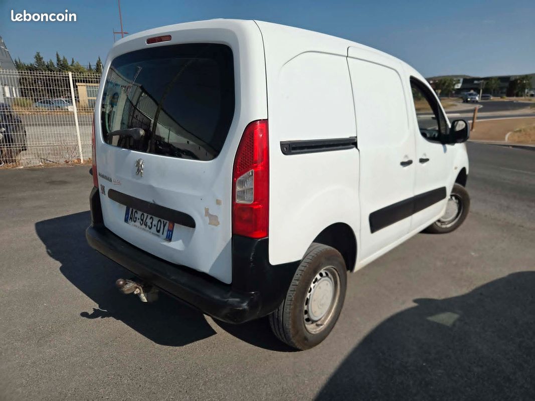 🚐 À VENDRE : Peugeot Partner 4x4 1.6 HDi 90 ch – Très bon état (image 2)