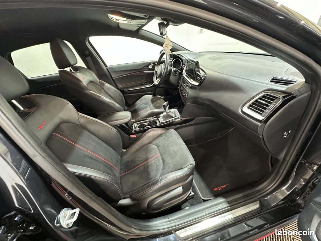 Kia CEED 1.6 T-GDi 204 ch ISG GT (image 26)