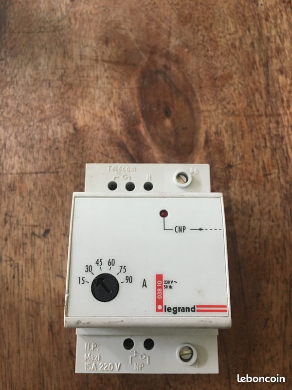Interrupteur Crépusculaire Legrand 03723 Avec Cellule Déportée (0-200 Lux) - Neuf