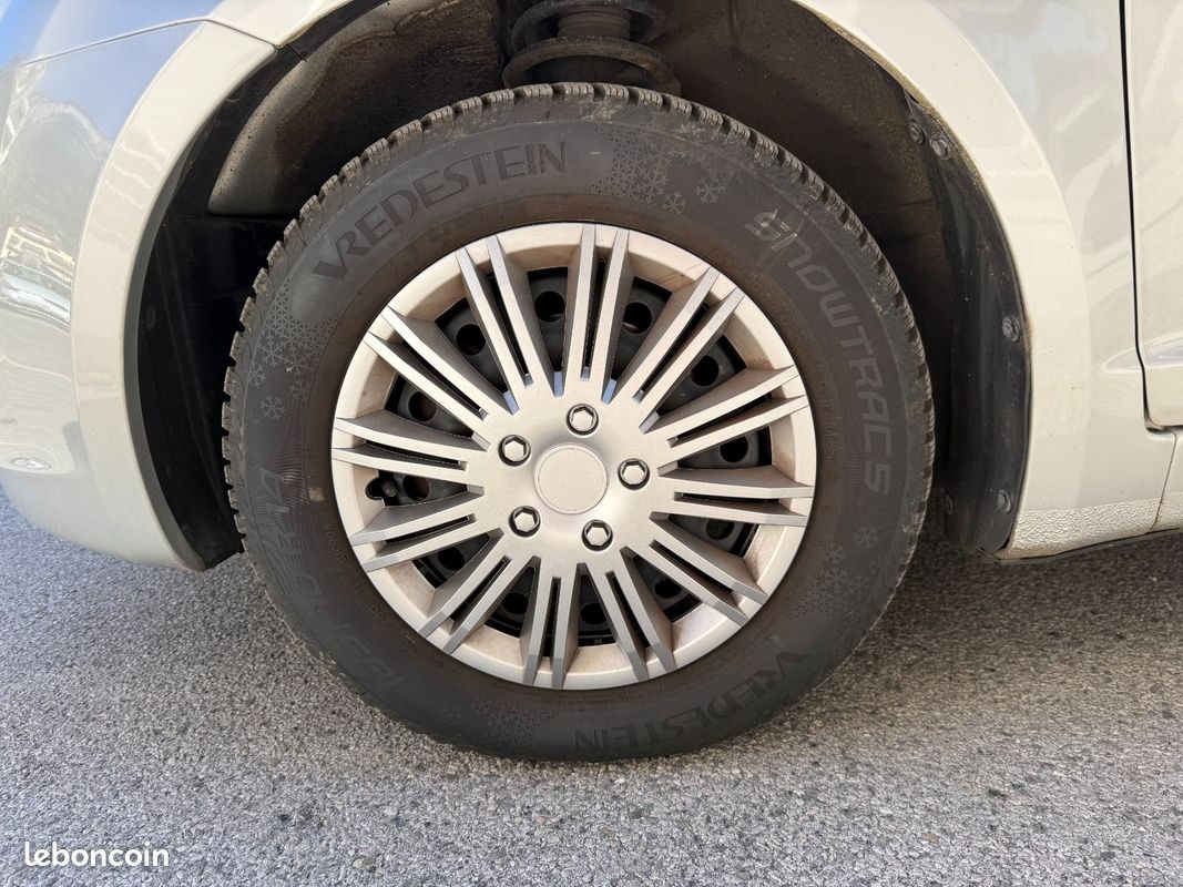 SUZUKI SWIFT 1.3 GLX 4x4 (image 29)