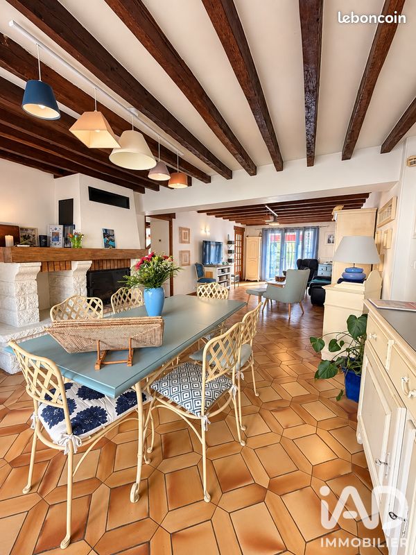 Maison 6 pièces 246 m² · à Monthyon · 246 m² · 438 000 €