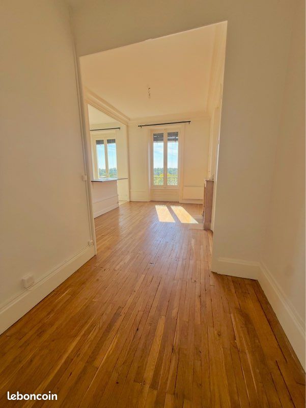 Appartement 2 pièces 64 m² · à Caluire-et-Cuire · 64 m² · 1 095 €/mois