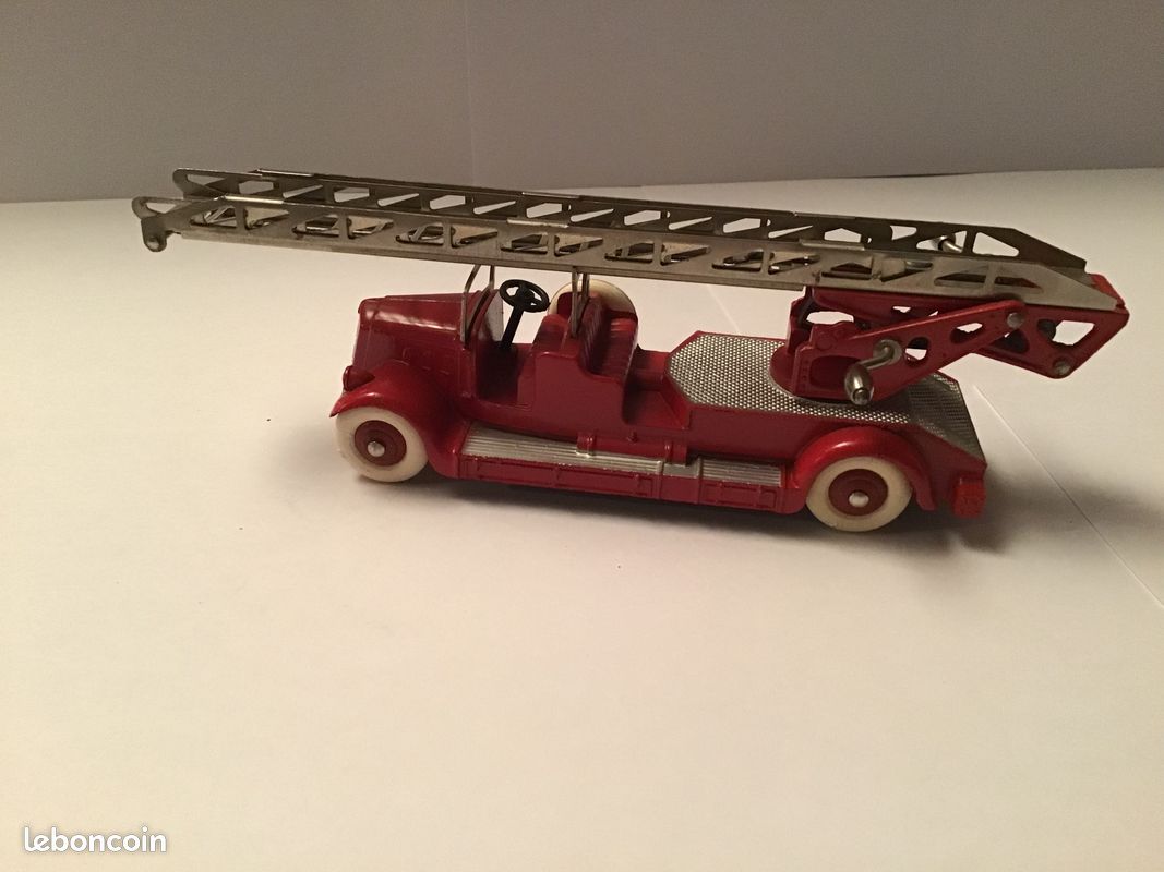Dinky 32D France – Delahaye Type 103 Pompiers 1955 – Échelle 1/50 – Repeint