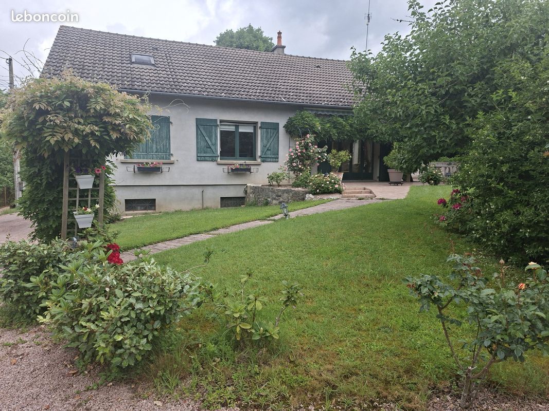 Maison 6 pièces 172 m² · à Diou · 172 m² · 214 000 €