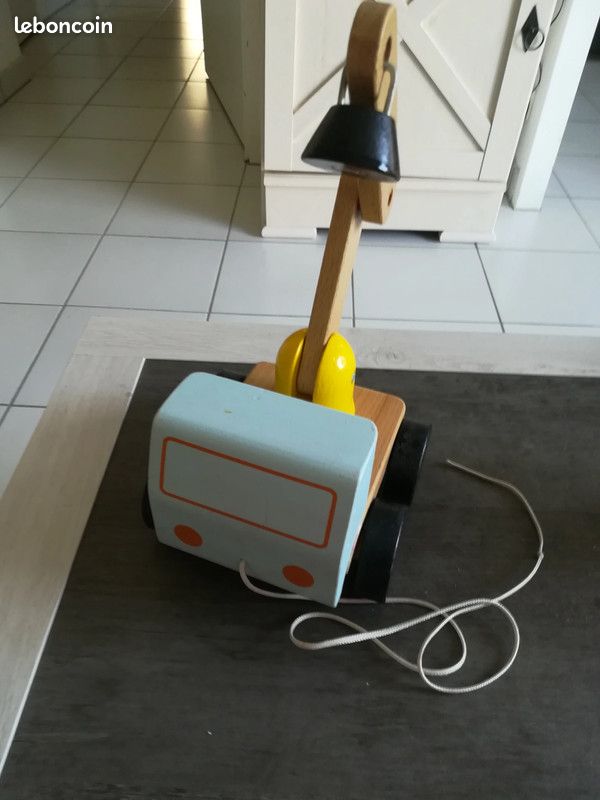 Camion grue en bois (image 2)
