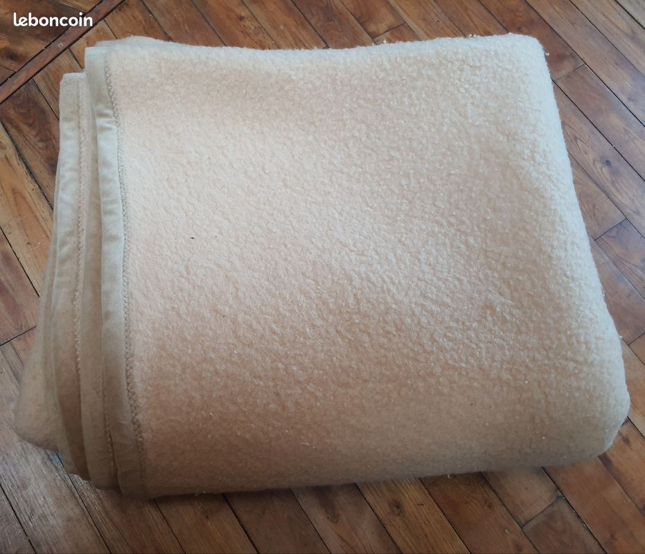 Couverture En Pure Laine Double Face VOLTA Marron Toison D’or | 3 SUISSES