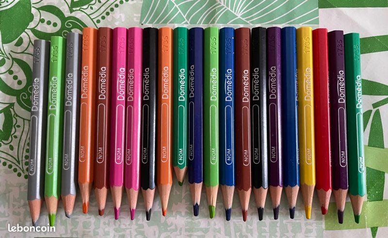 Mini crayons de couleurs (image 1)