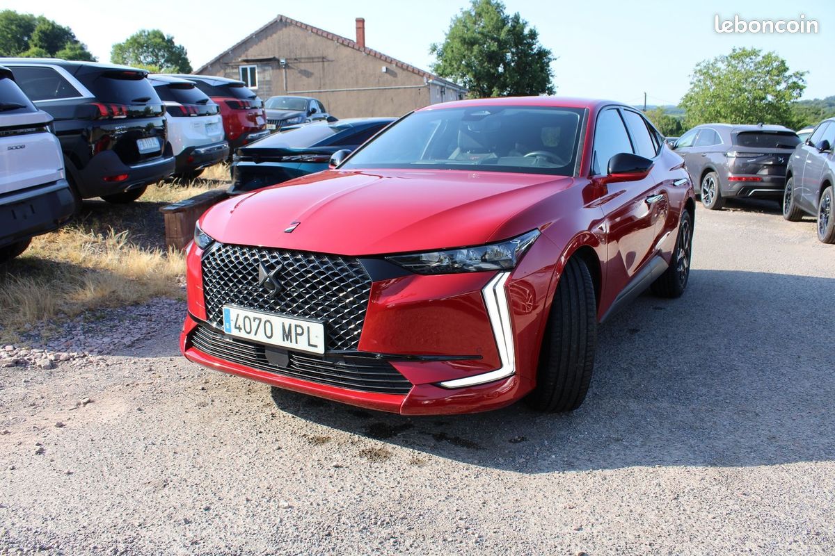 Ds DS4 CROSSBACK III PERFORMANCE LINE 1L5 BLUEHDI 130 CV BOITE AUTO EAT8 CAMÉRA 180 FULL LEDS JA 19 (image 4)