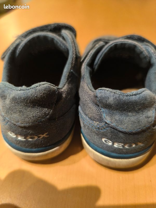 Chaussures Geox enfant taille 23 (image 2)