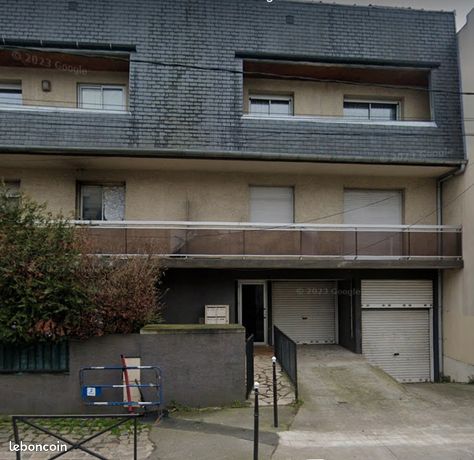Box fermé dans petite résidence