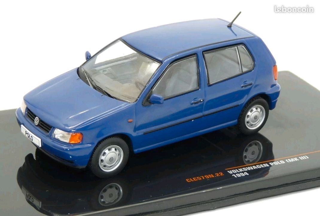 Voiture miniature VOLKSWAGEN POLO MKIII 1994 BLEU 1/43 ixo 1/43