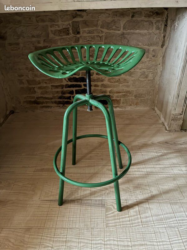 Tabouret à vis siège tracteur ÉTAT NEUF (image 1)