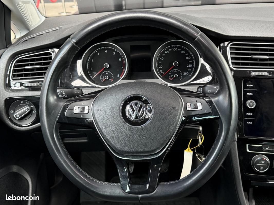 Volkswagen Golf 1.5 TSI R-Line Highline | 150 ch BVM Sièges chauffants Phares LED Apple CarPlay/A... (image 20)