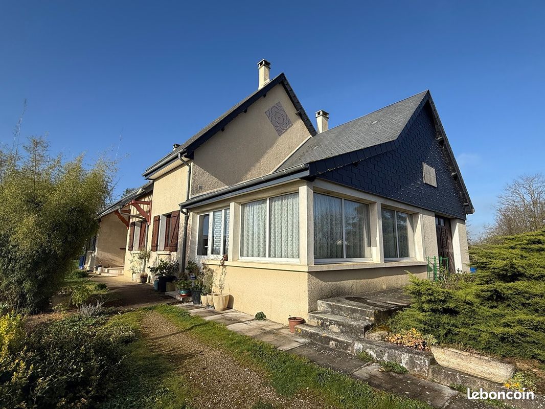 Maison 7 pièces 137 m² · à Les Bordes · 137 m² · 179 900 €