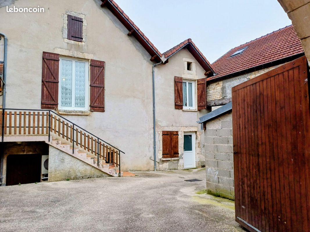 Maison 6 pièces 155 m² · à Tanlay · 155 m² · 125 000 €
