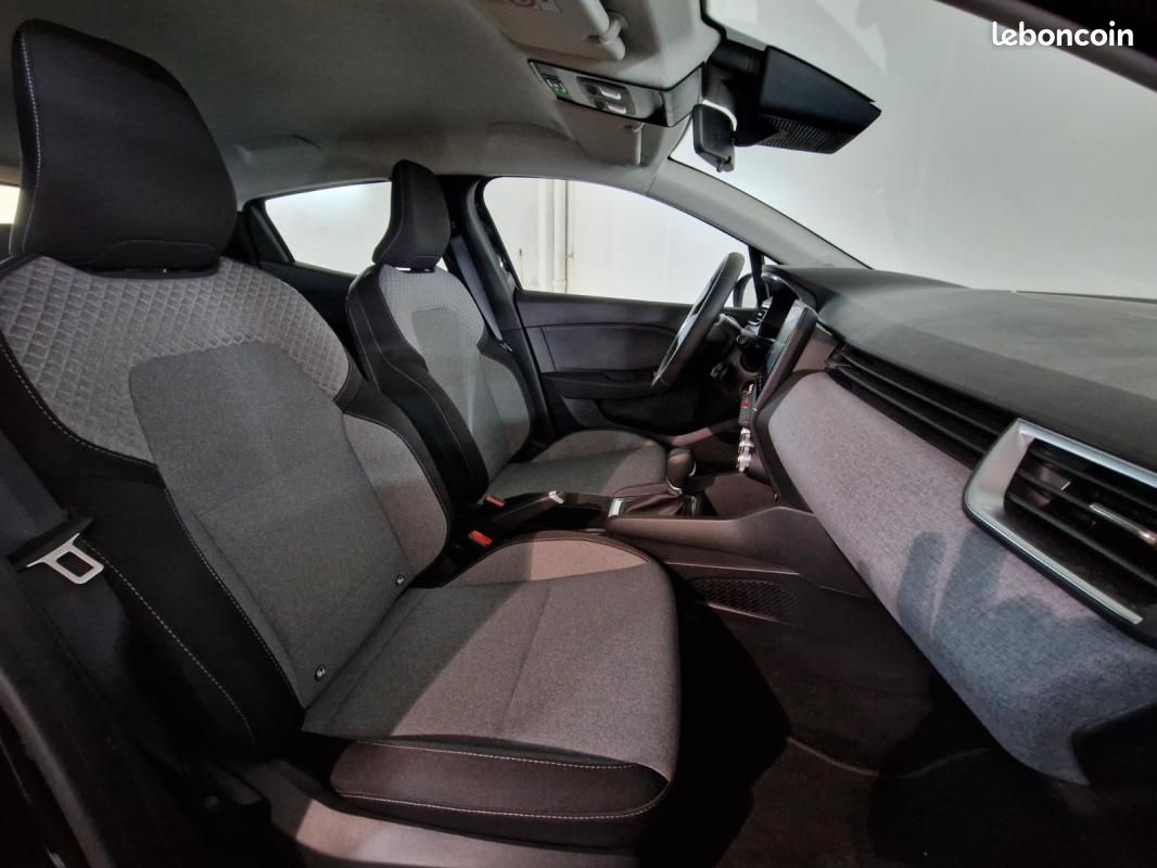 Renault Clio V E-Tech full hybrid 145 ch GSR2 Evolution (image 14)