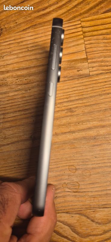 Vends Smartphone Samsung S23 Fe (image 2)