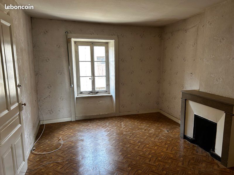 Maison 10 pièces 140 m² · à Montfaucon-en-Velay · 140 m² · 19 990 €