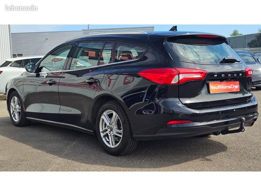 Ford Focus SW Connected 1.5 EcoBlue 120cv BVA inclus Camera de Recul + Attelage + Avertisseur ang... (image 22)