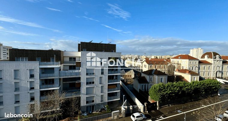 https://img.leboncoin.fr/api/v1/lbcpb1/images/22/77/78/2277781a81612ae277aa351e82ff300c9b6b03ec.jpg?rule=ad-image