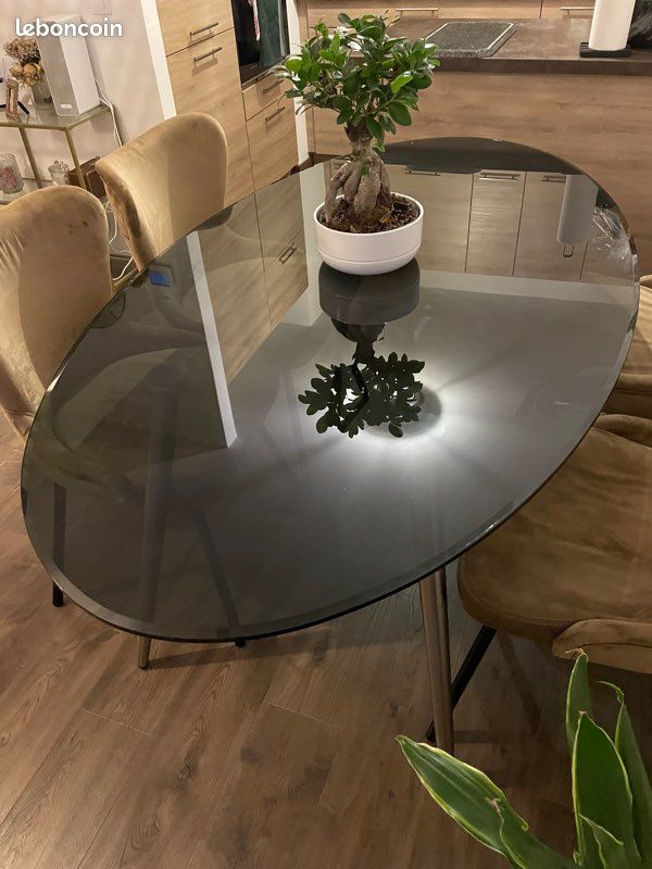 Table à manger 4/6 couverts (image 3)