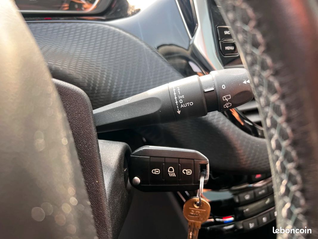 PEUGEOT 2008 BlueHDi 100ch S&S BVM5 Crossway - CARNET D'ENTRETIEN COMPLET - 2E MAIN (image 19)
