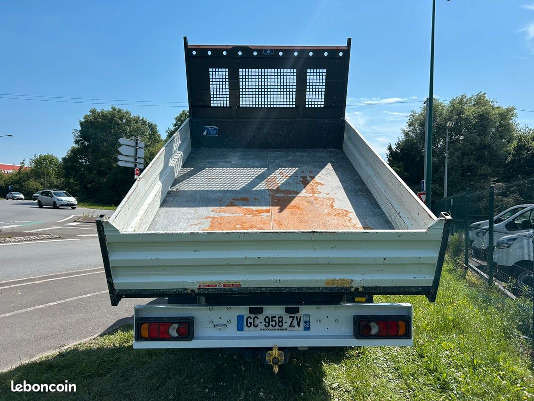 25 900 e ht - renault master benne coffre 145 cv grand coffre / attelage mixte / roues jumelées / 3 places (image 8)