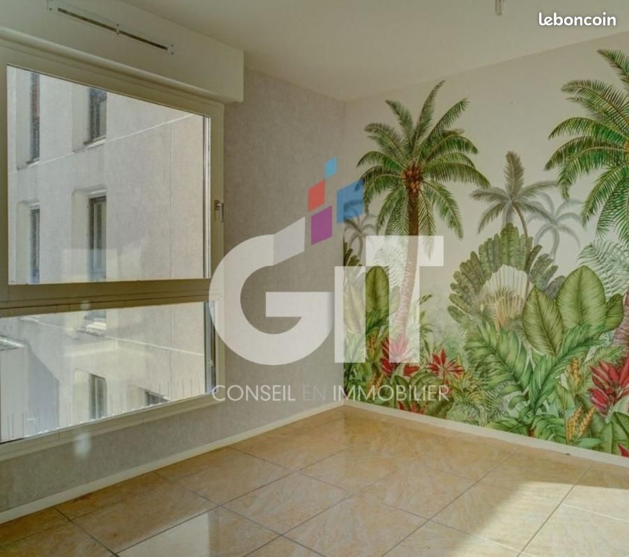 Appartement 5 pièces 104 m² · à Saint-Étienne · 104 m² · 120 000 €