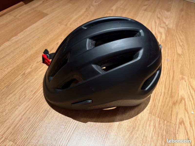 Casque de vélo noir décathlon (image 1)