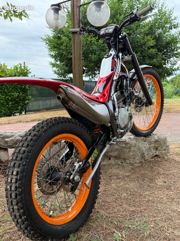4rt Repsol Montesa Cota 4rt 2008 Montesa 4RT 250 Repsol Préparée
