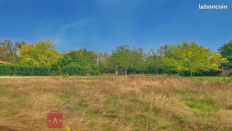 Terrain 700 m² BESSIERES