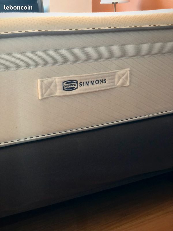 Lit 140x190 : matelas Simmons à mémoire de forme et sommier tapissier (image 3)