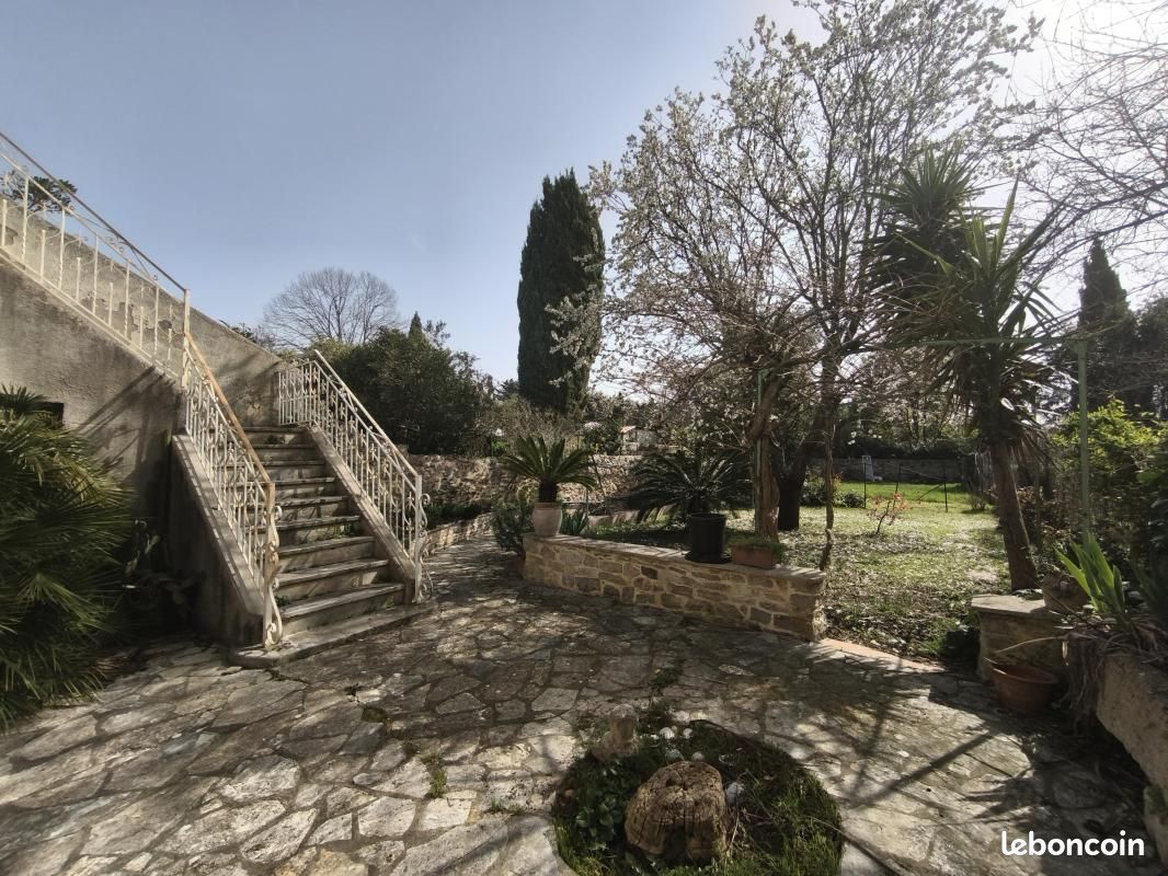 Maison 10 pièces 230 m² · à Gigean · 230 m² · 419 000 €