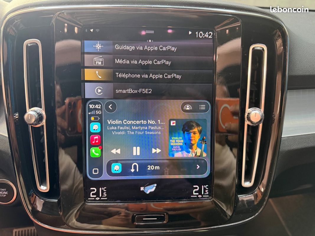 Volvo XC40 T5 261Ch Plug in Hybrid Inscription Business - 2EME MAIN / HISTORIQUE COMPLET / TOIT OUVRANT PANORAMIQUE / CARPLAY / CAMERA DE RECUL / COFFRE ELECTRIQUE (image 19)