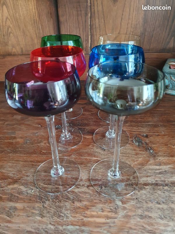 Verres à vin (image 1)