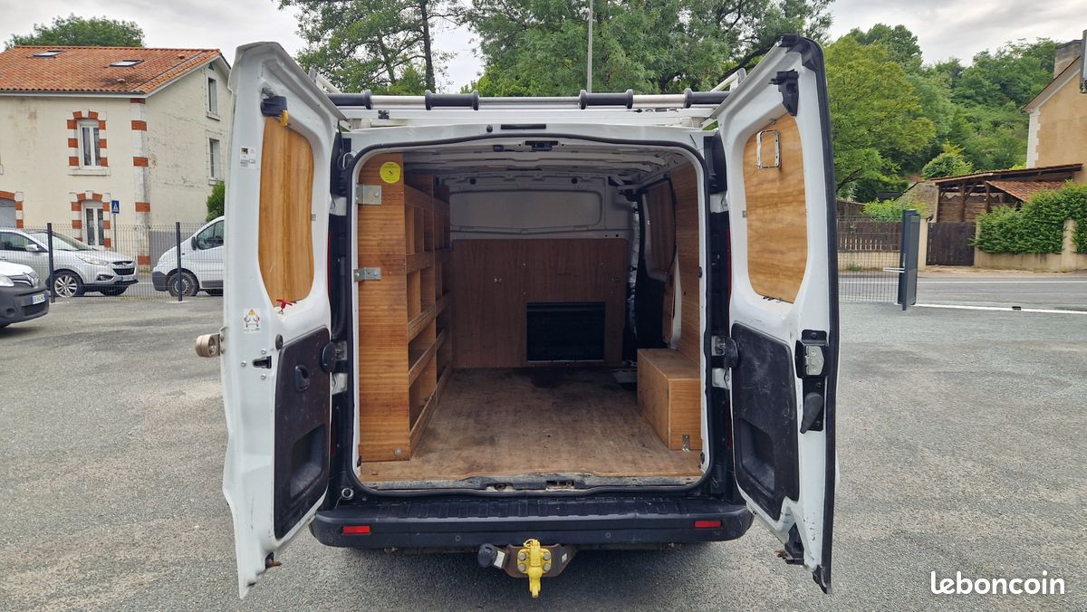 Renault Trafic 2L DCI 120 cv Attelage Galerie GPS Casiers 2021 13325 euros HT (image 2)