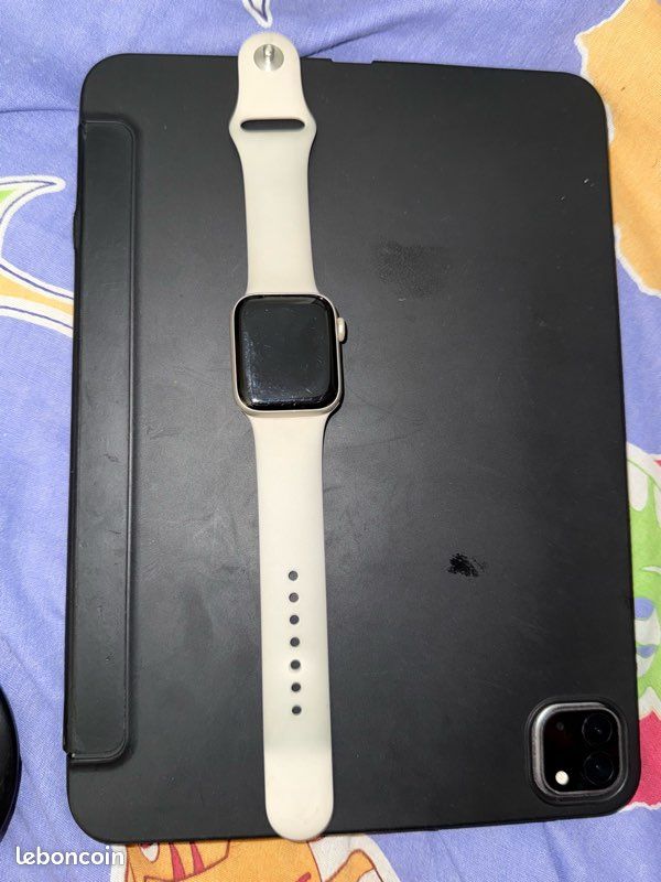 Apple Watch SE (image 1)