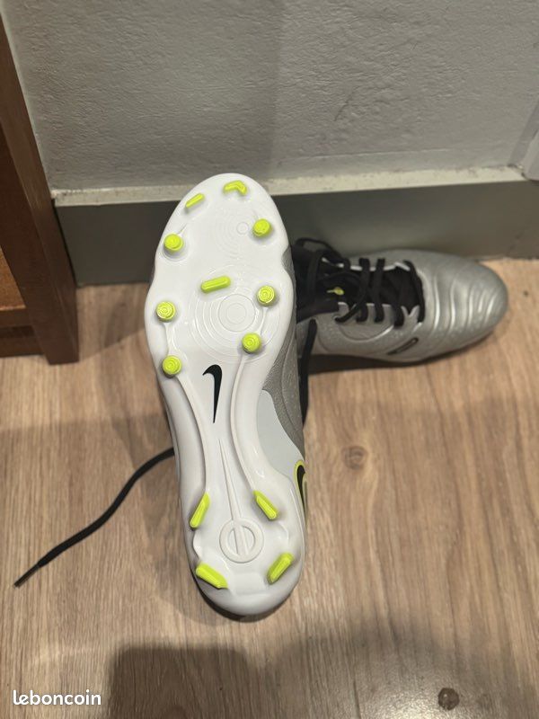 Crampons neuf Nike Tiempo (image 4)