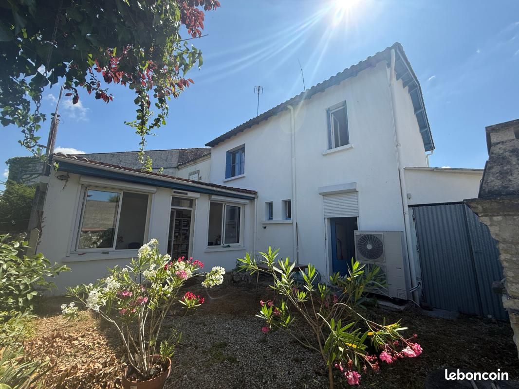 Maison 6 pièces 133 m² · à Matha · 133 m² · 169 600 €