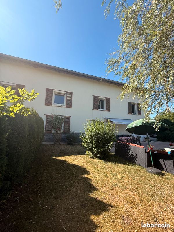 Maison 4 pièces 750 m² · à Orchamps-Vennes · 750 m² · 315 000 €