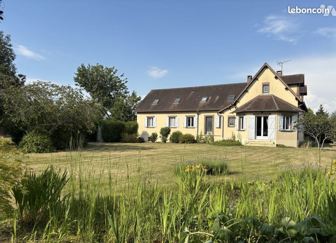 Maison 9 pièces 286 m² · à Brezolles · 286 m² · 397 100 €