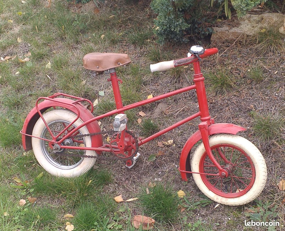 Support Réflecteur Vélo Vintage Années 50 CEDO - Pièce Rétro En Métal, Couleur Rouge à Facettes, Occasion Avec Usure