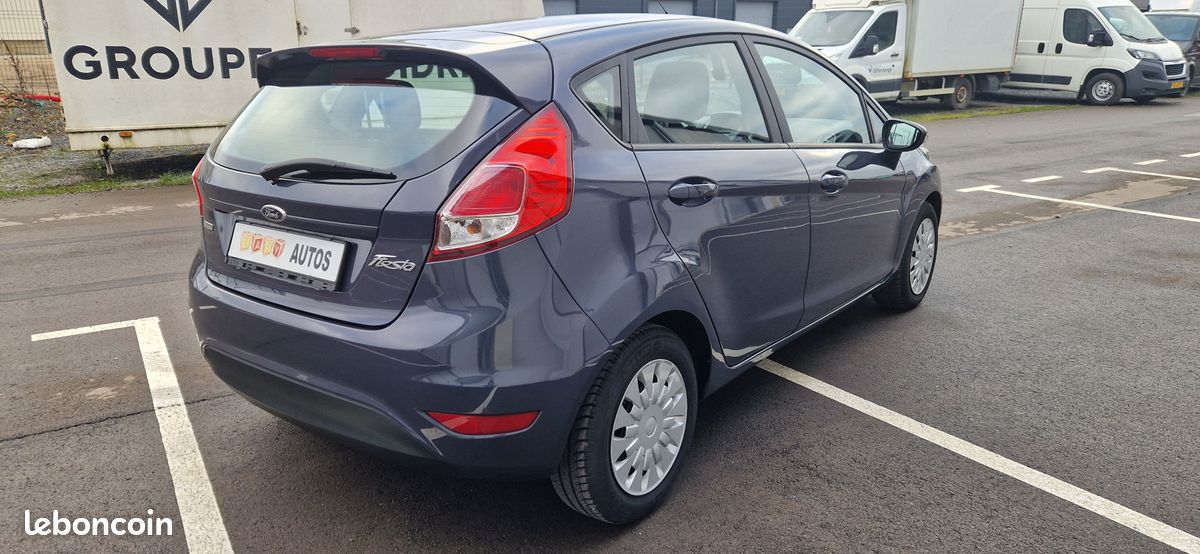 FORD Fiesta VII phase 2, 1.6 tdci 95ch, Econetic, 03/2014, 123250km, Carnet Complet (image 3)