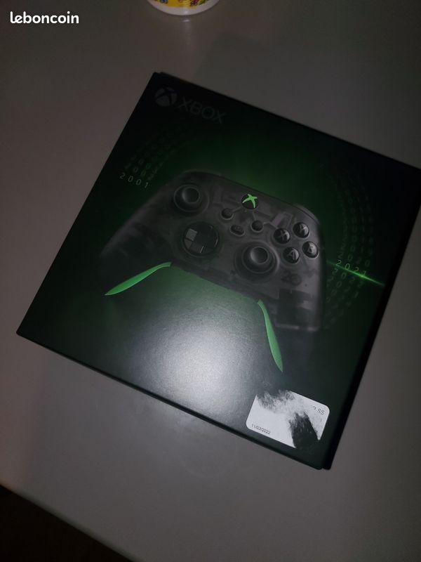 Manette Xbox édition limitée "20 ans" (image 1)