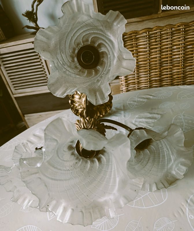Lustre 4 tulipes . Epoque art nouveau. Parfait état (image 3)