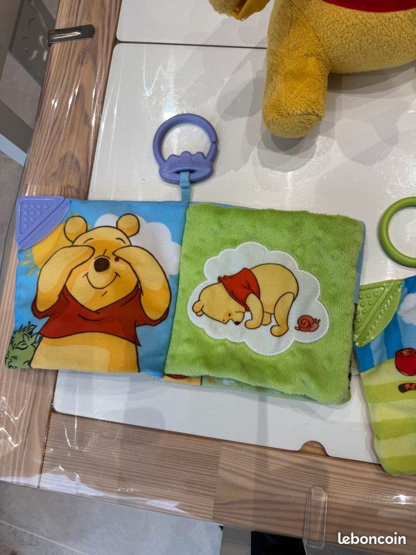 Peluche interactive Devine et découvre avec Winnie l’Ourson Tomy (image 5)